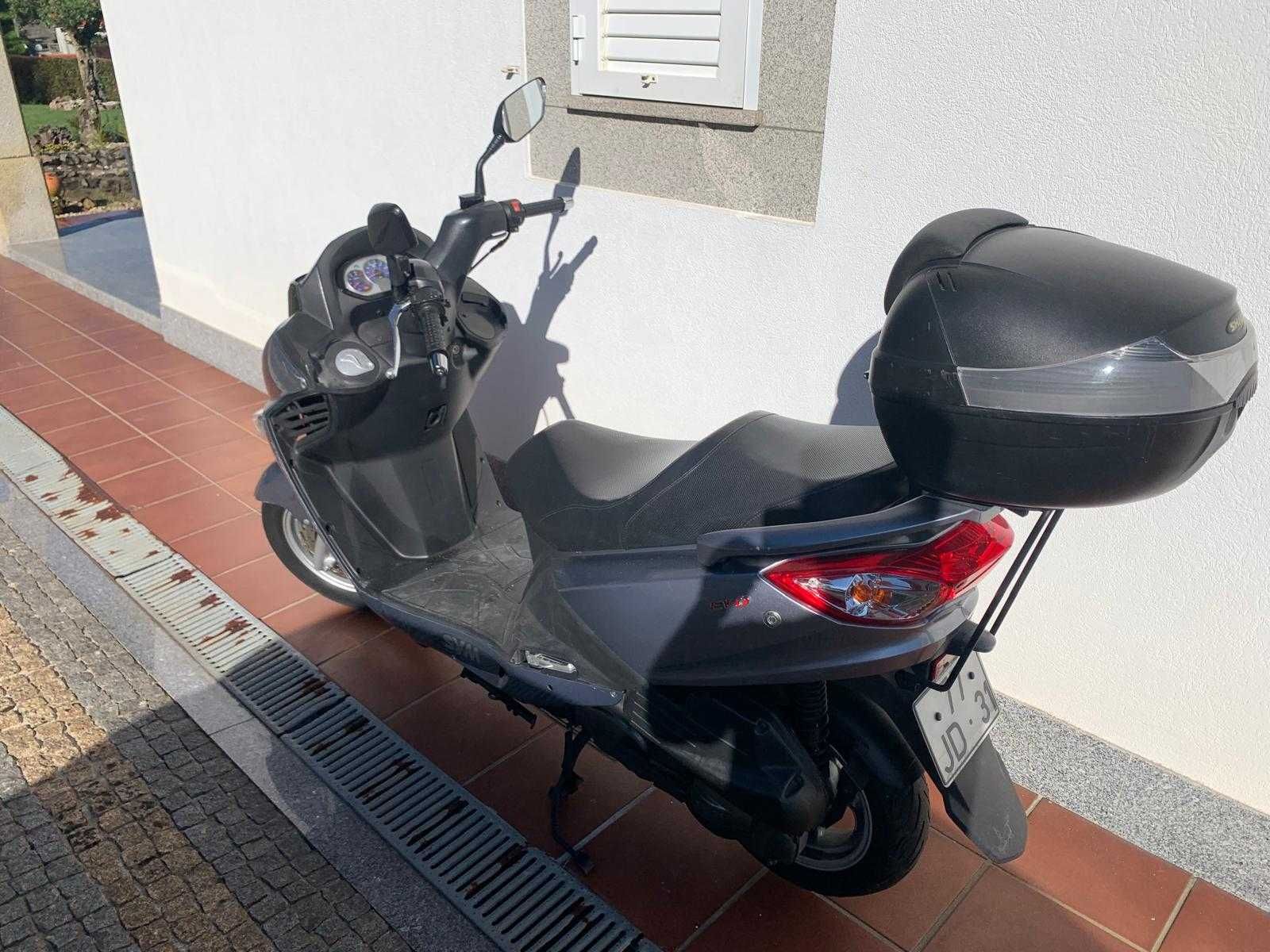 Moto SYM GTS Evo 125