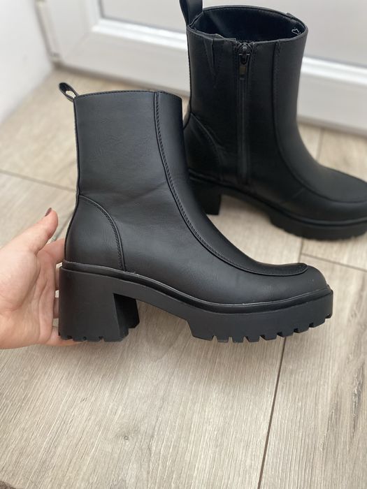 Ботінки осінні чорні жіночі