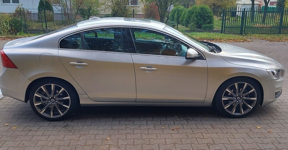 Volvo s60 t5 2014r R-design