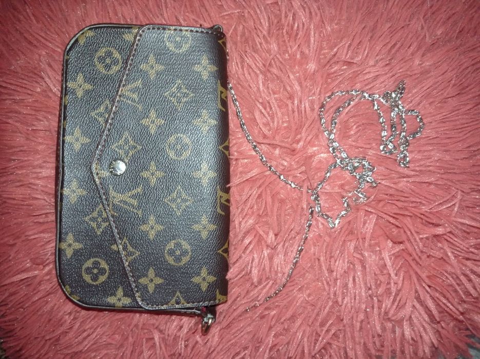 Клатч Louis Vuitton