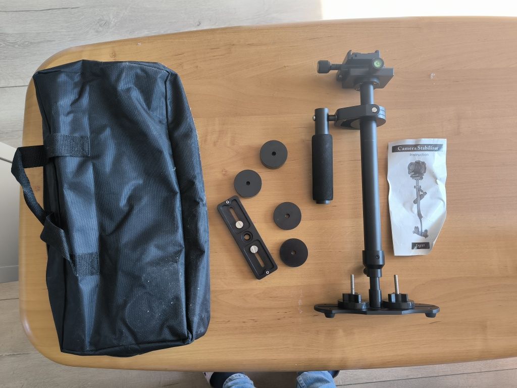 Mechaniczny stabilizator kamery – steadicam