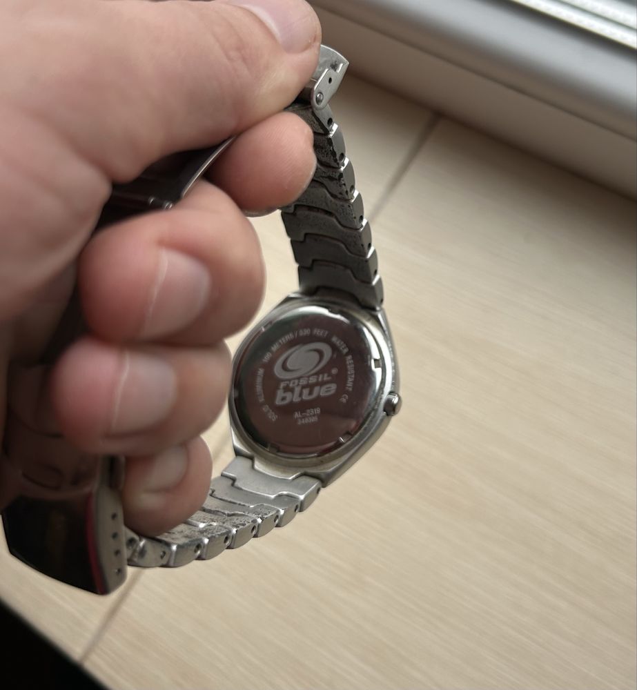 Продам часы fossil aluminium