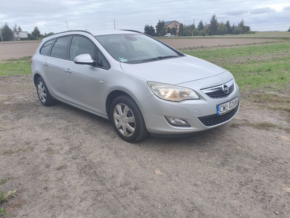 Opel Astra J 1.7 CDTI 110km