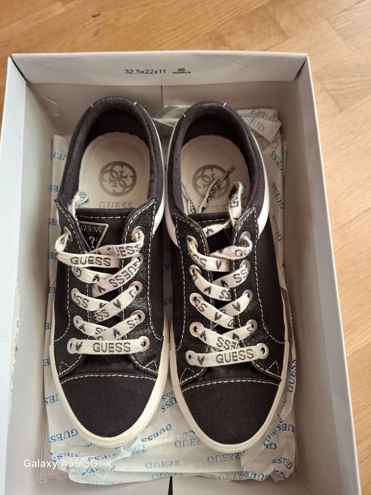 Oryginalne buty Guess