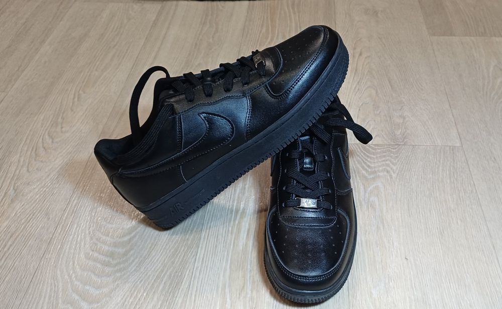 Кросівки Кроси. Взуття 44