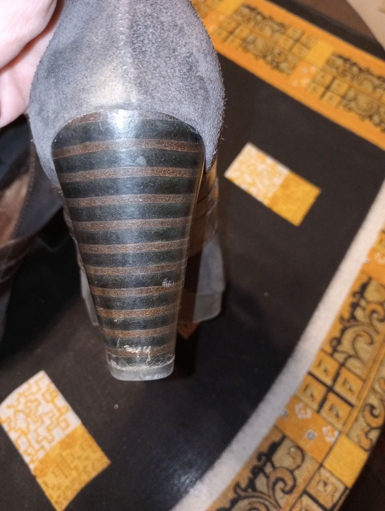 Clarks brązowe zapinane czółenka