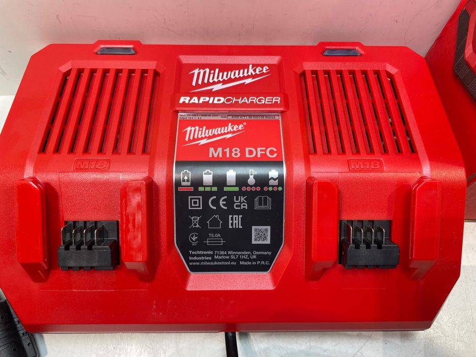 Milwaukee М18 DFC/зарядний пристрій мілвоке(220в) на 2 акб