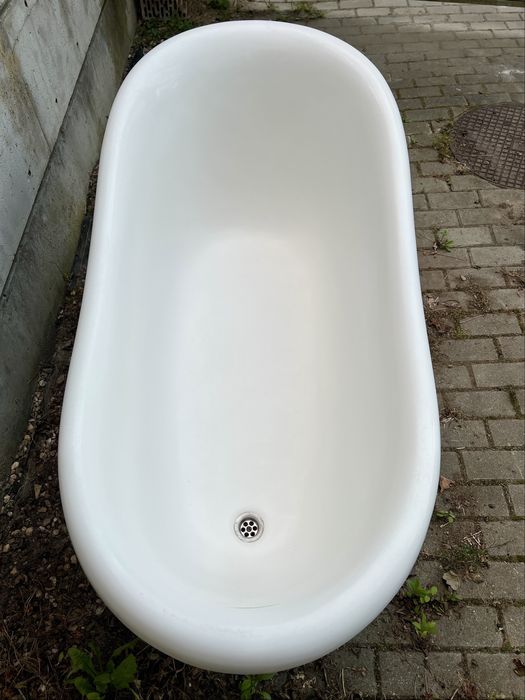 Wolnostojąca wanna retro lwie nogi