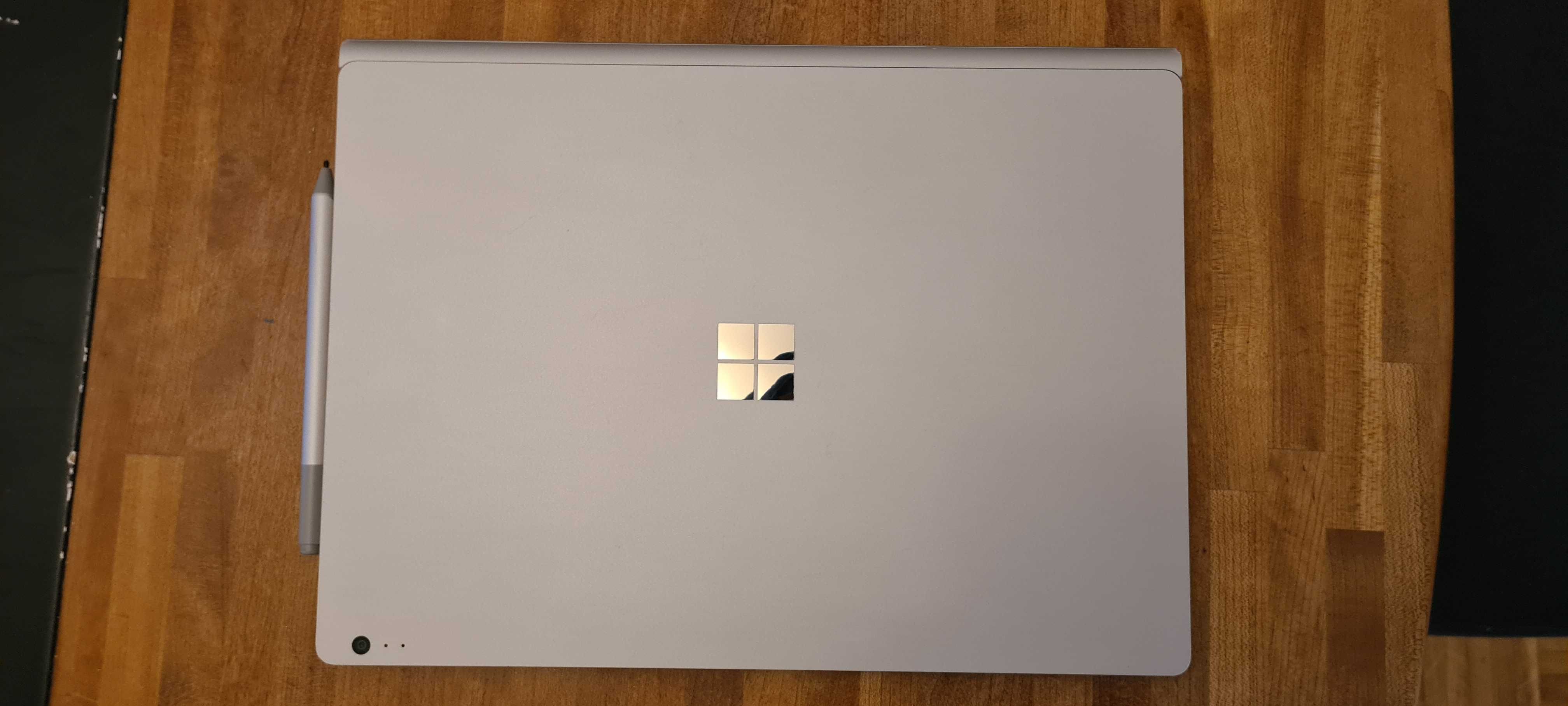 Surface Book 2 13'5 com NVIDIA GTX1050-2G ;)  (i7 8GB-RAM 256GB-SSD)