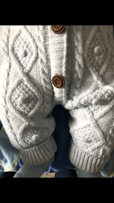 Вязаный теплый  комбинезон человечек