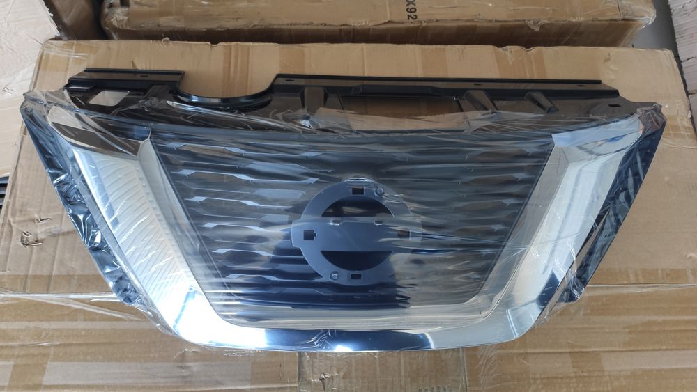 Радиатор, значек, решетка Nissan Rogue, X-trail 2016-2020