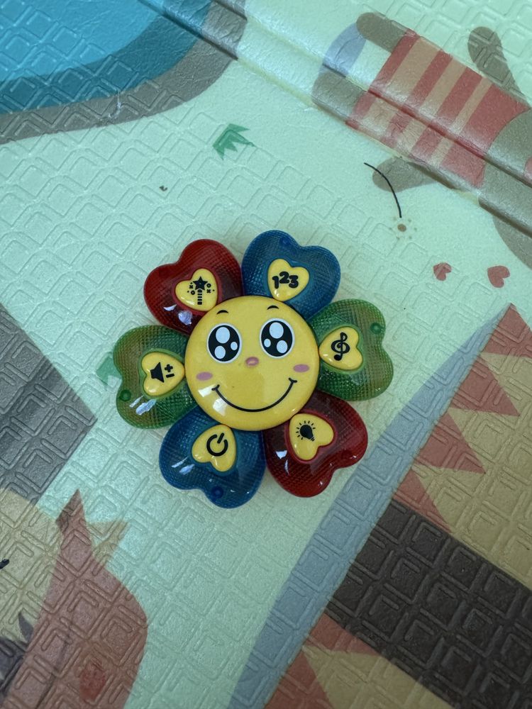 Іграшка ромашка