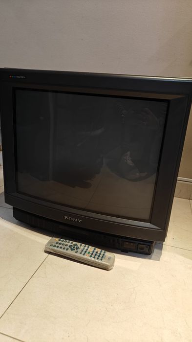 TV Sony black trinitron kv-m2130c de 52 cms em diagonal