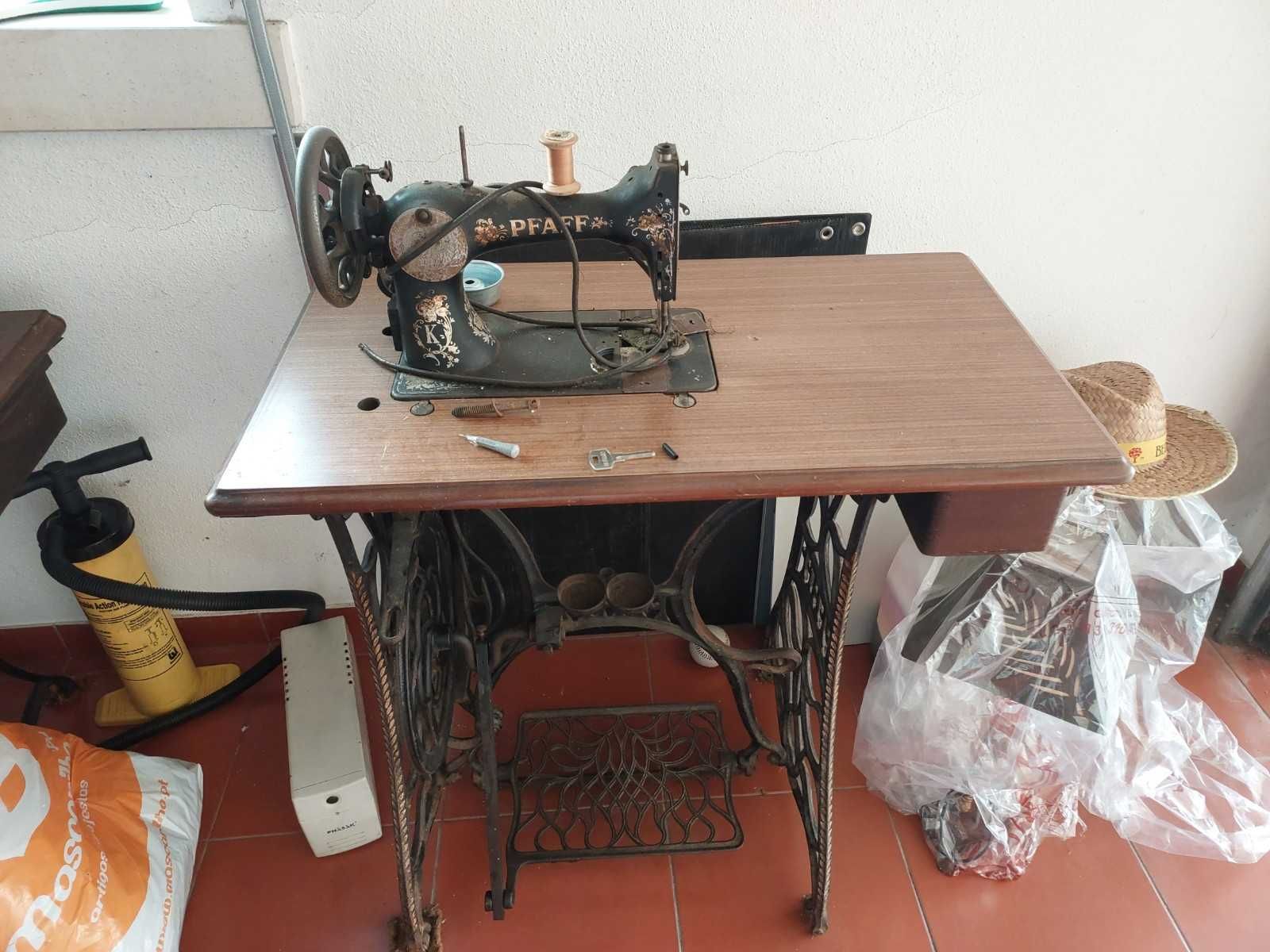 Máquina de costura antiga 130 euros