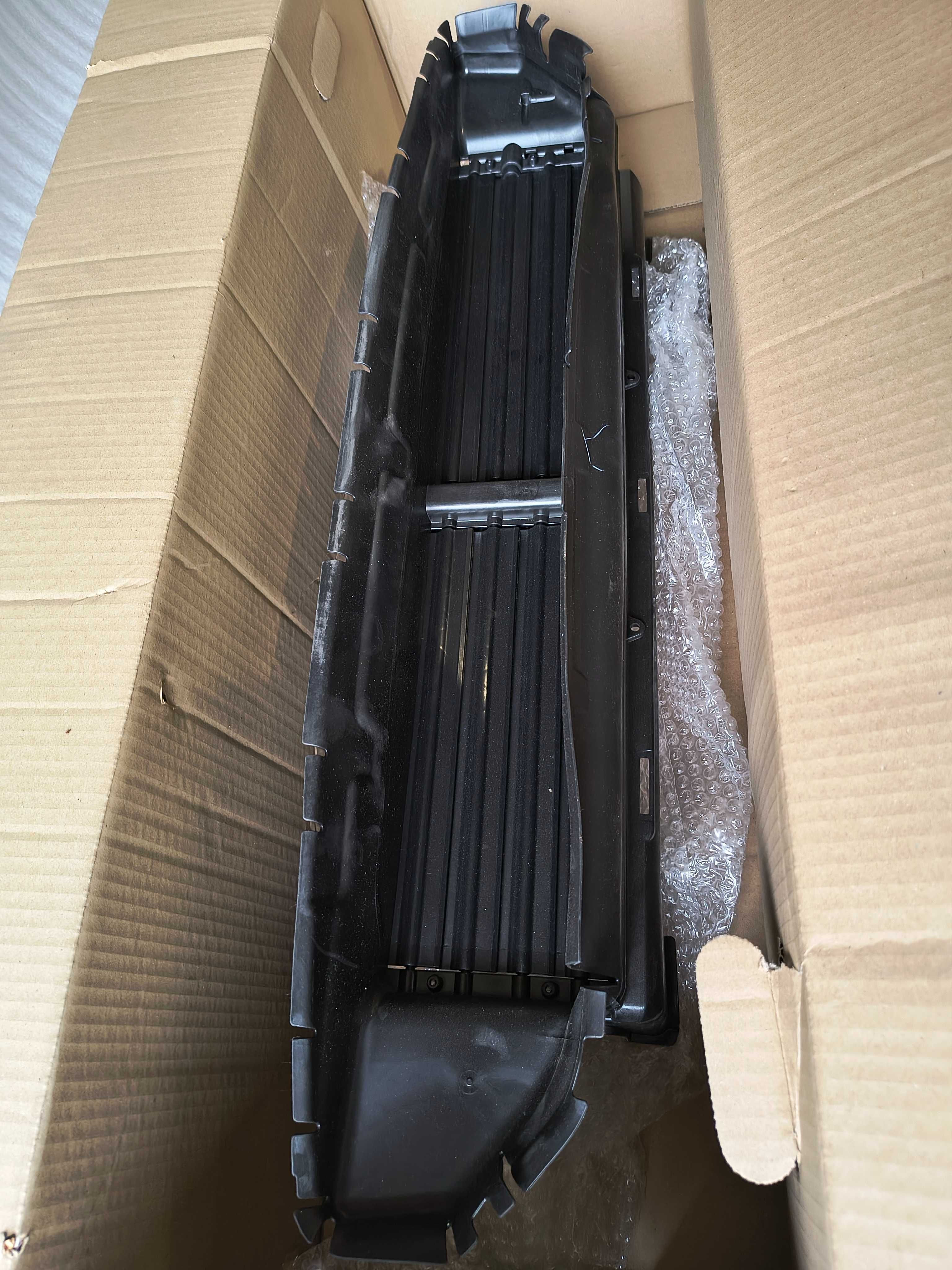 Kierownica aktywny wlot powietrza dol V40 Volvo OE 314.254.19 NOWY ORG