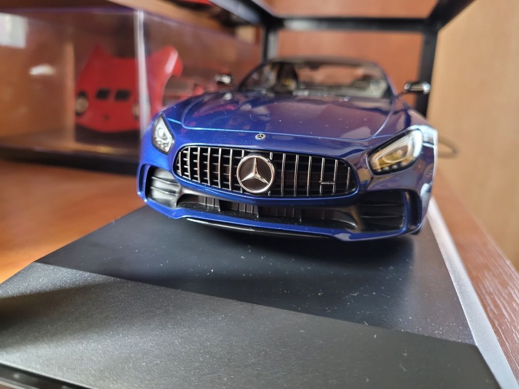 Model Mercedes AMG GTR, 1/18, Minichamps