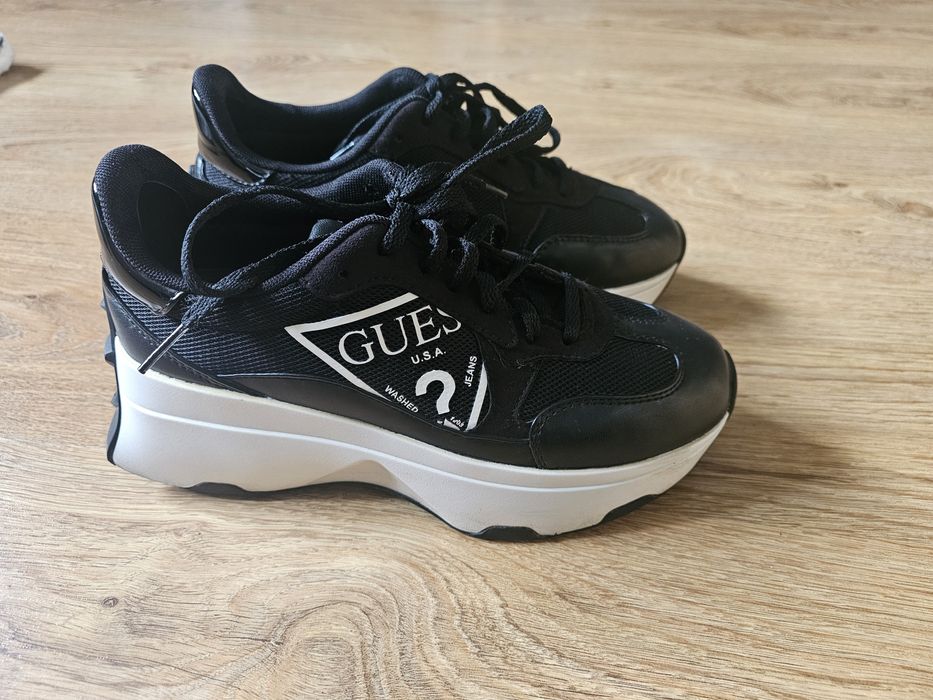 Damskie sneakersy czarne Guess rozm 37