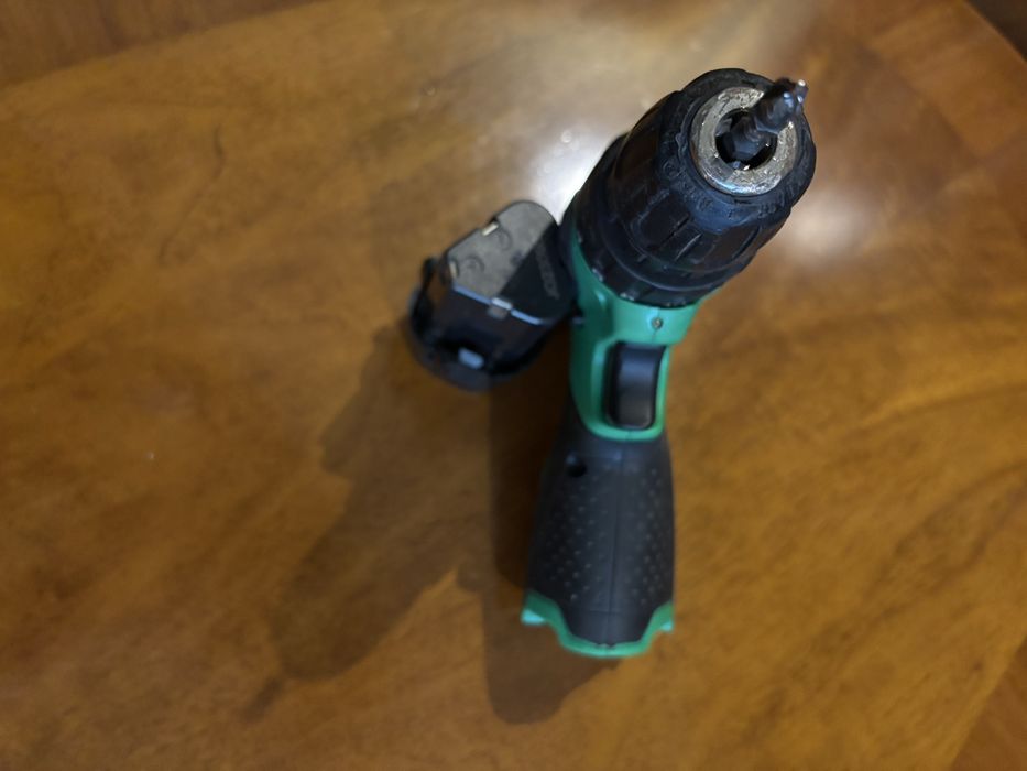 Акумуляторний шуруповерт