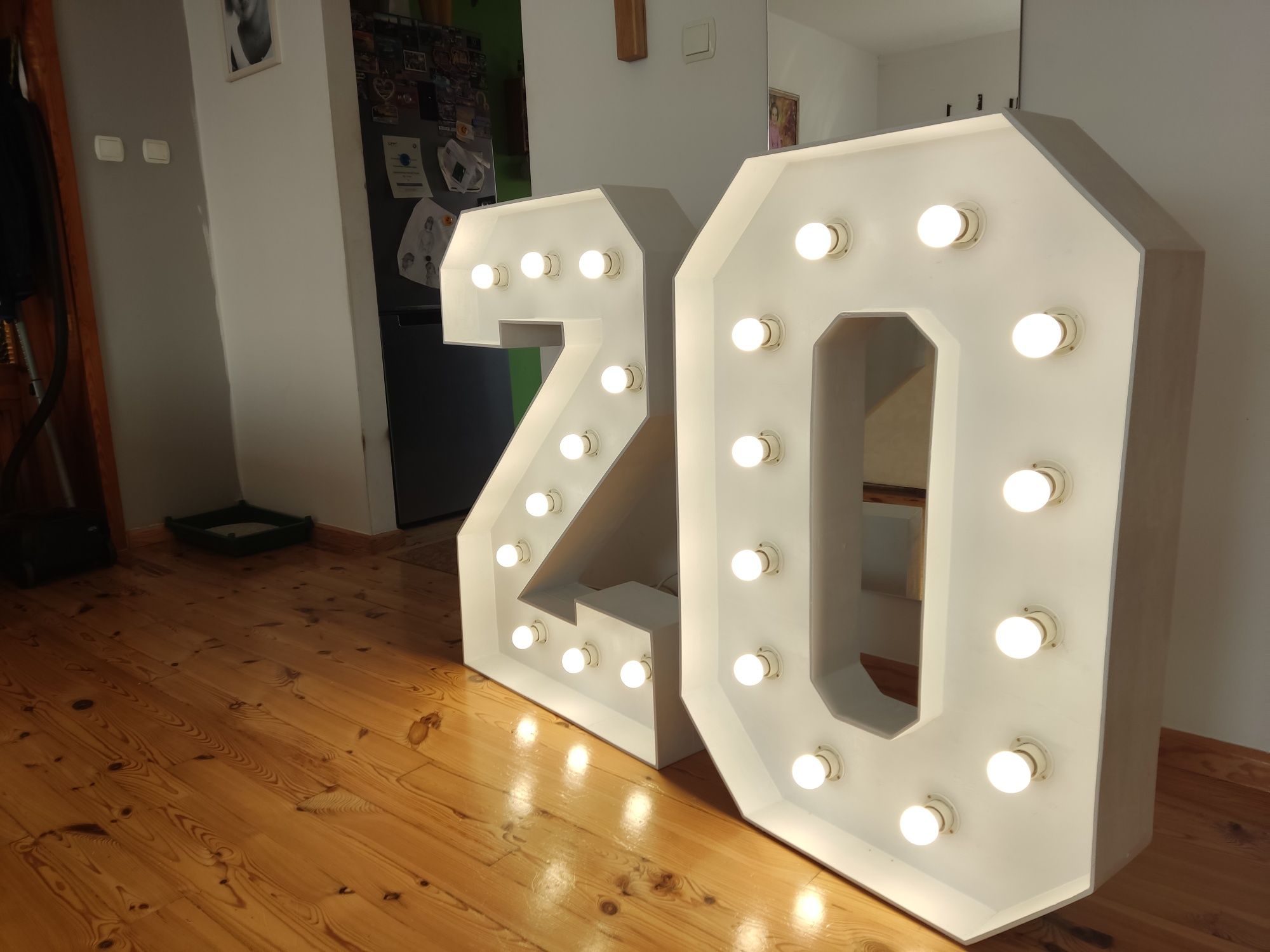 ,, 20'' cyfra led w 3 D. komplet.