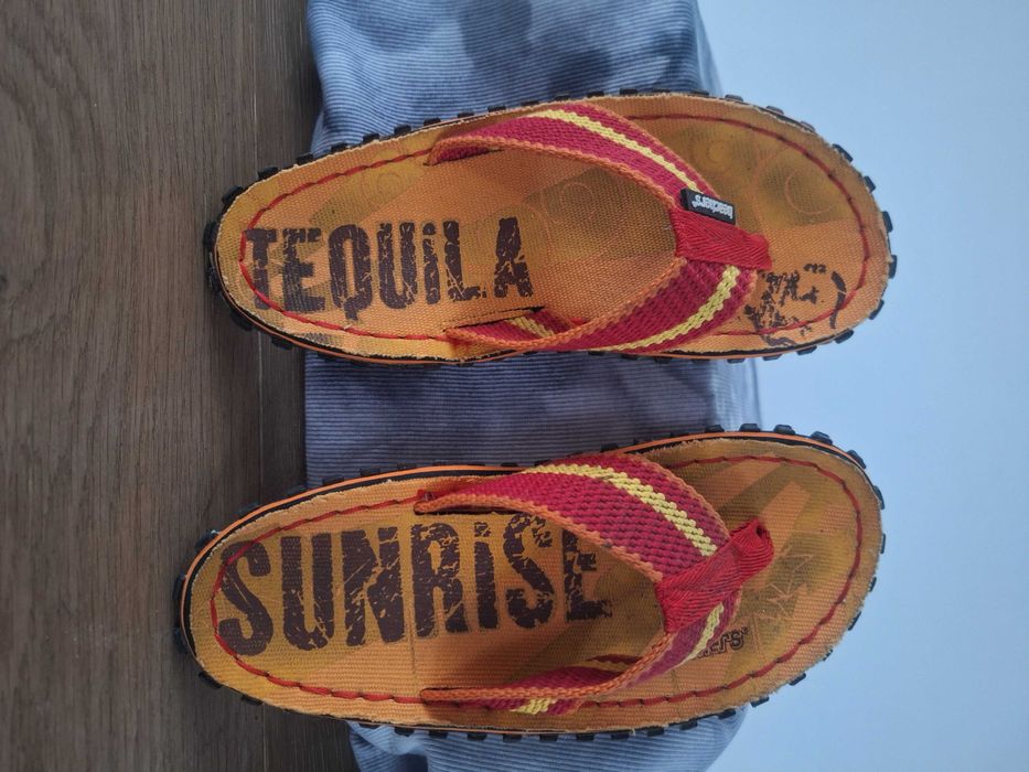 Klapki  Beachers 36 długość wkładki 23,5 cm Wyprzedaż