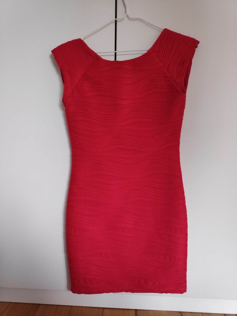 Czerwona sukienka mini AX Paris