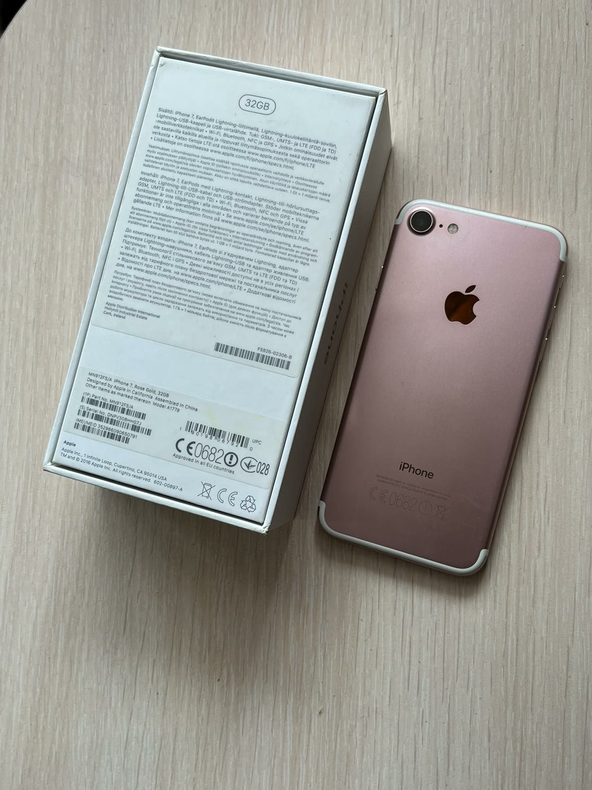 Продам iPhone 7, 32 gb