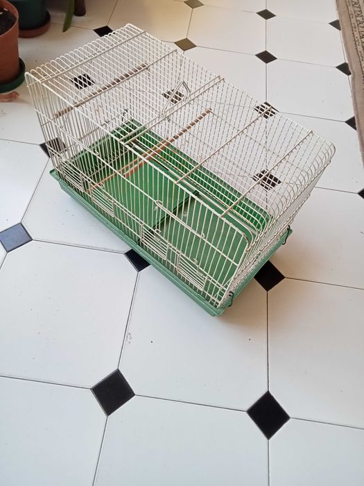 Tripé Metálico para Gaiola de Pássaro