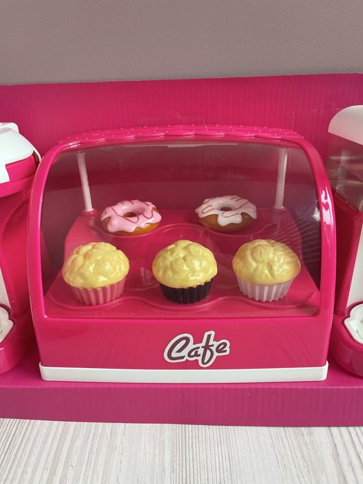 Кавʼярня-пекарня з вододозатором та кавомашиною