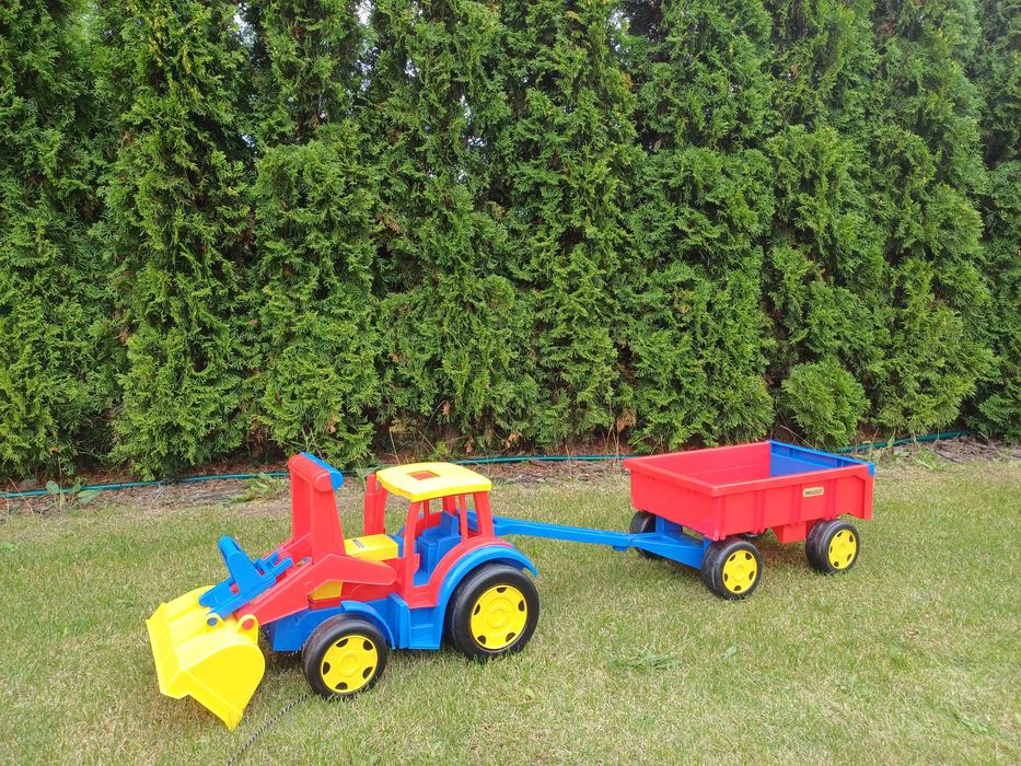 Traktor z przyczepką Wander