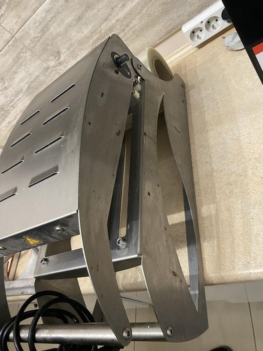 Sprzedam zgrzewarke do pojemnikow na obiady zupy