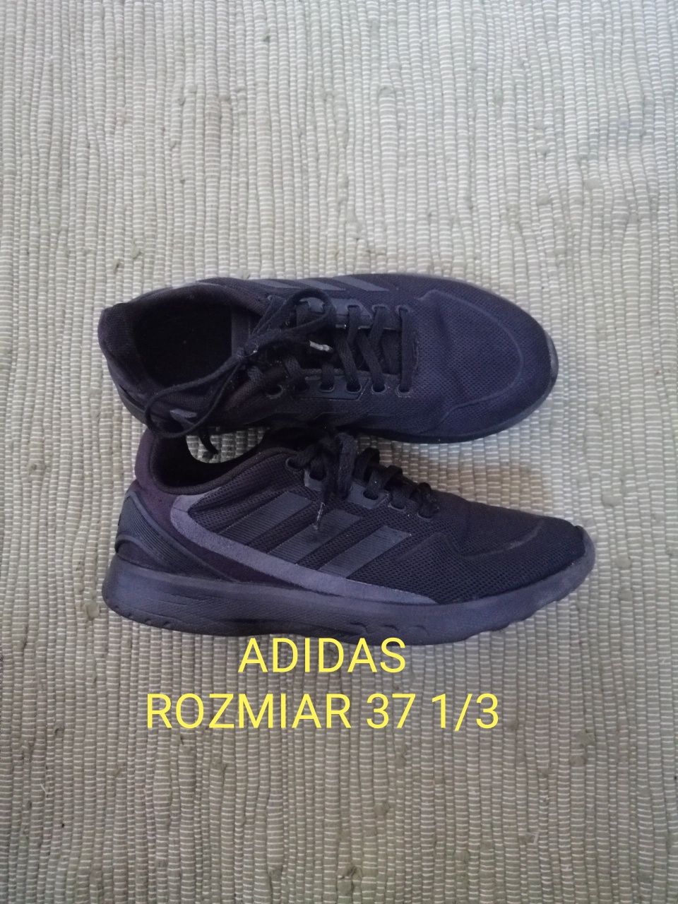 Czarne buty sportowe, chłopięce Adidas rozmiar 37 1/3.