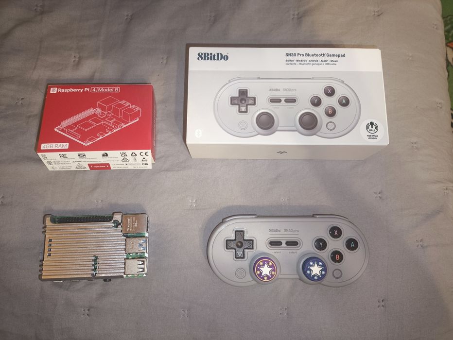 Retro konsola - Raspberry Pi 4 (4GB RAM, 8BitDo SN30 Pro Bluetooth)