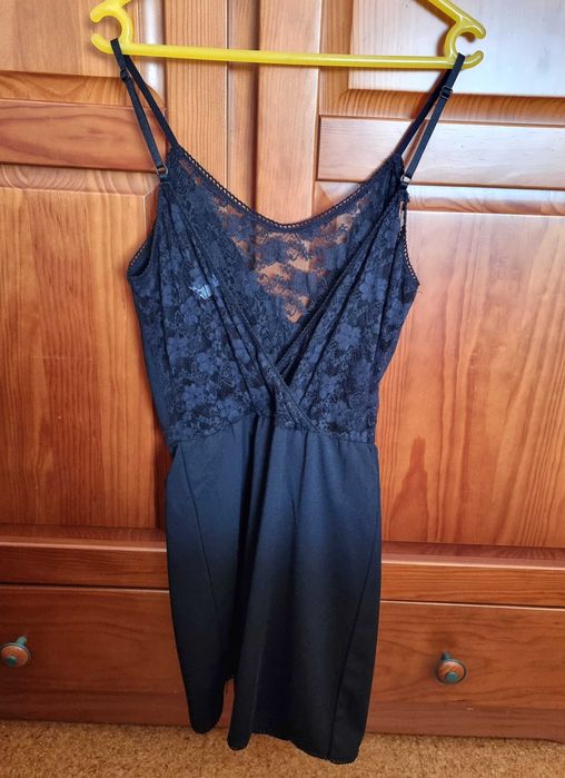 Macacão calção preto com renda H&M, tamanho XS