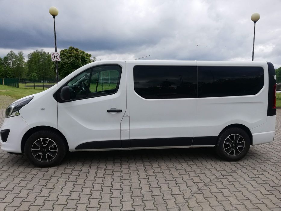 Przewóz osób, transfery na lotniska, obsługa imprez okolicznościowych