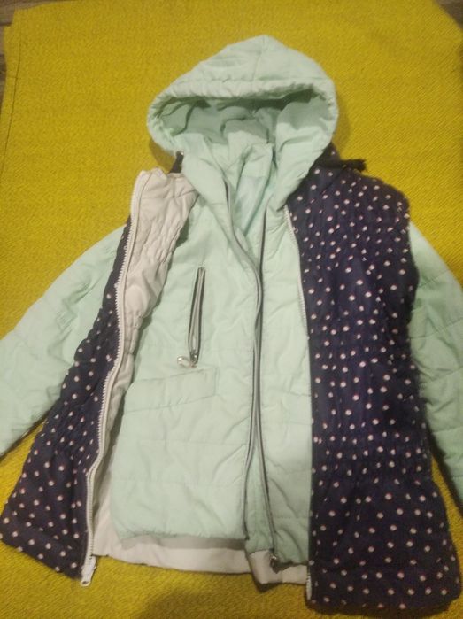 Курточка мятного цвета и жилетка двухсторонняя