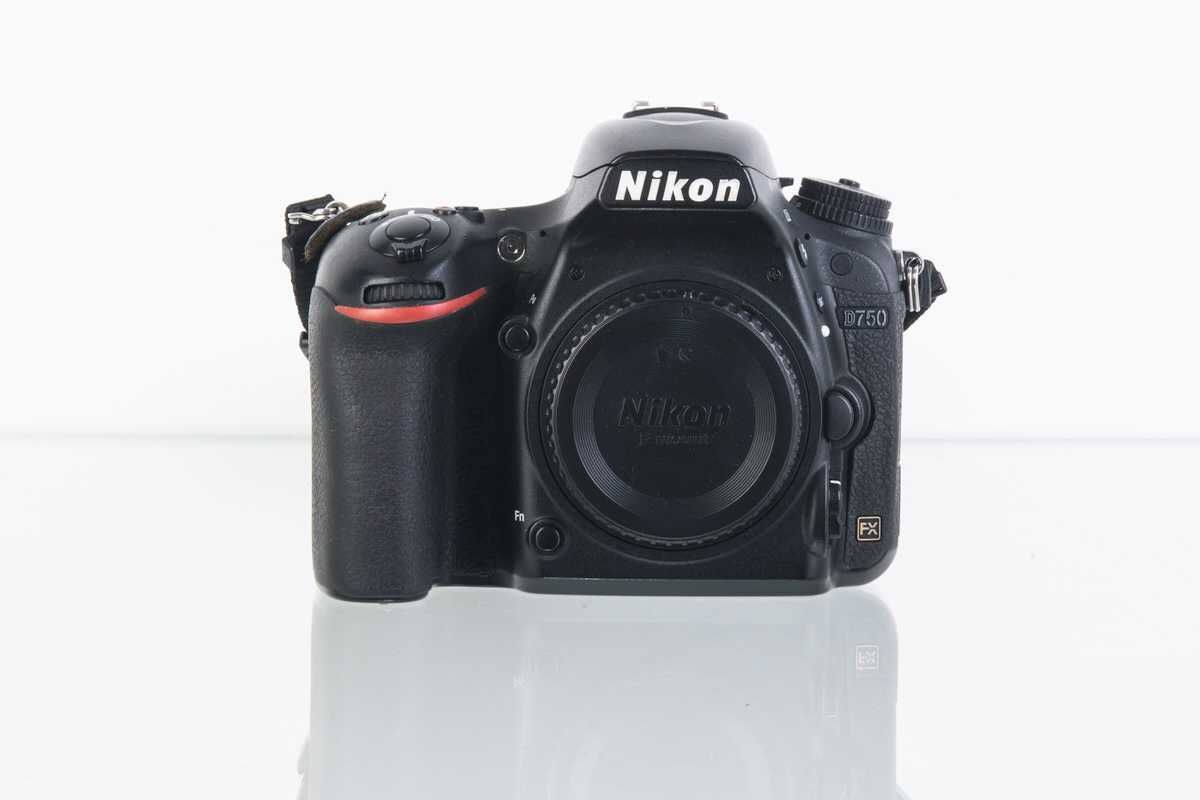 Nikon D750 z akcesoriami