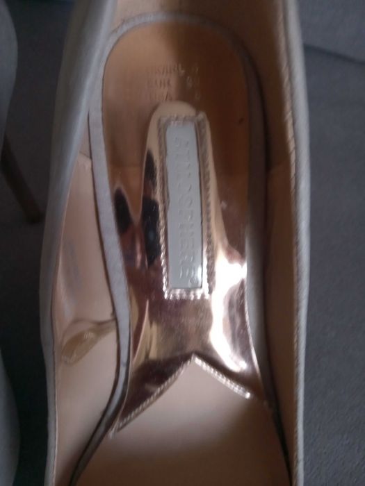 Eleganckie szpilki .