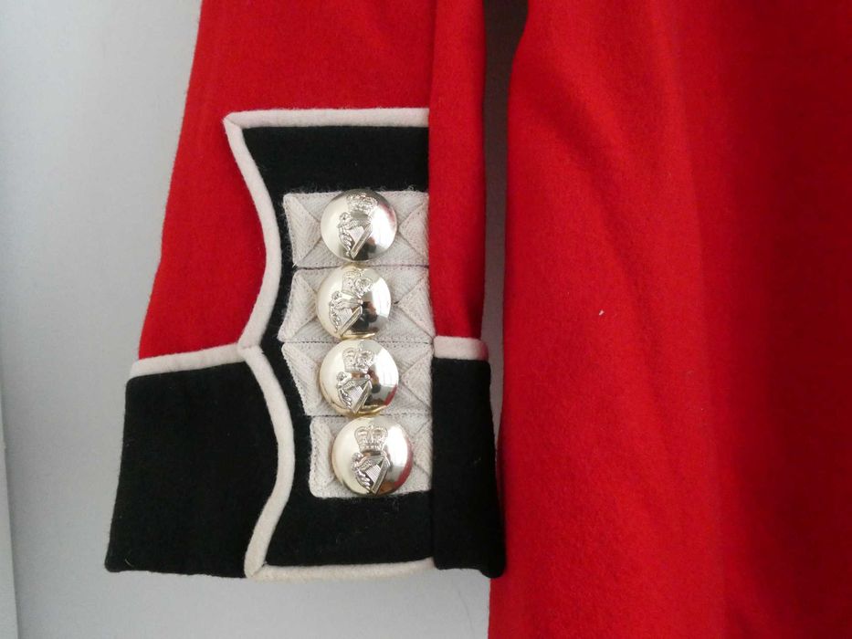 Casaco Militar Britânico da Guarda Irlandesa - Peça de Colecionador