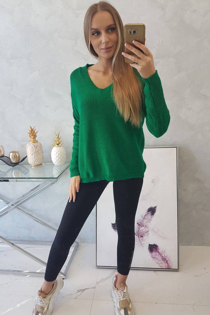 Sweter z dekoltem V zielony o luźnym kroju akryl