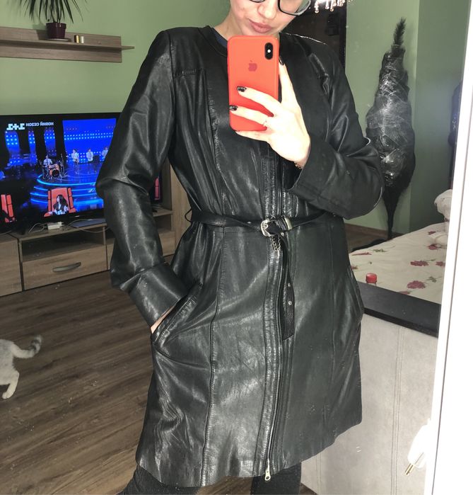 Шикарный кожаный плащ !