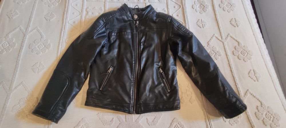 Casaco / Blusão de criança El corte inglés, forrado e em ótimo estado.