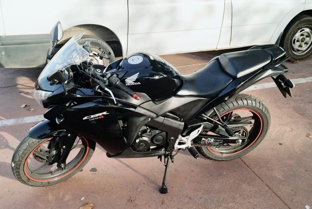 Vendo HONDA CBR 125 R
