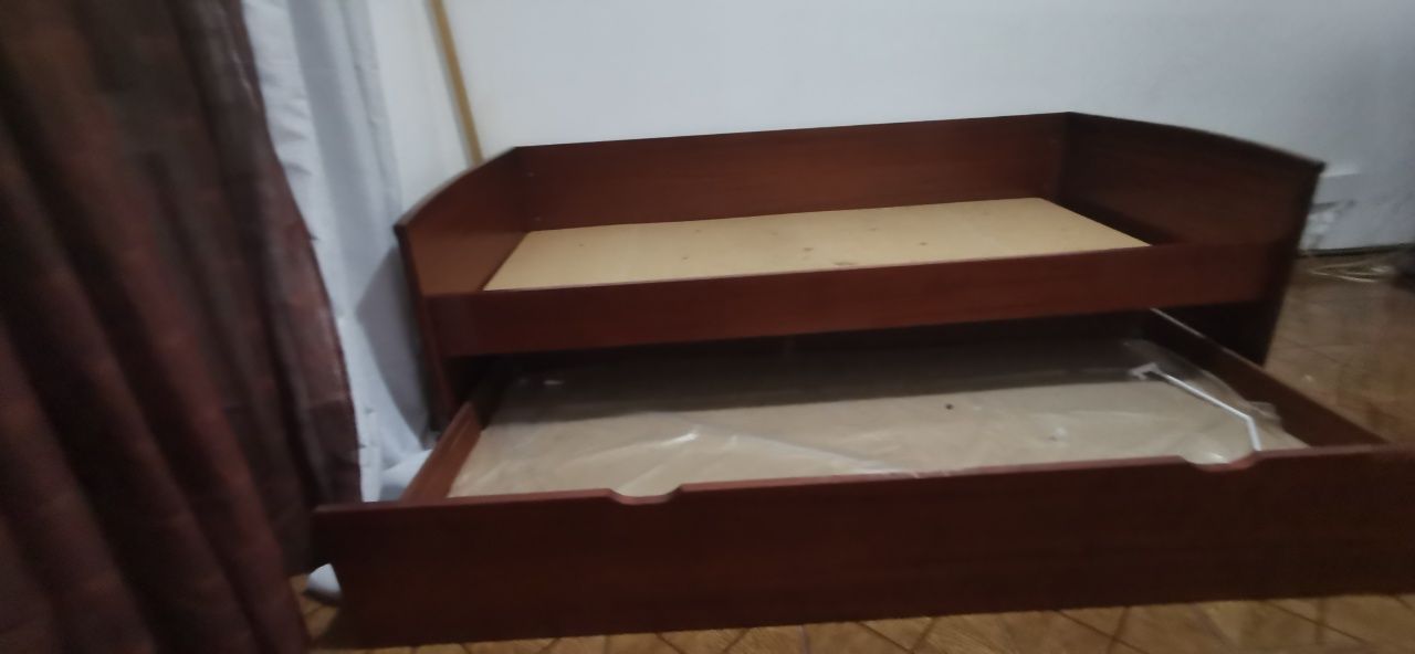Vendo cama solteiro em 2.