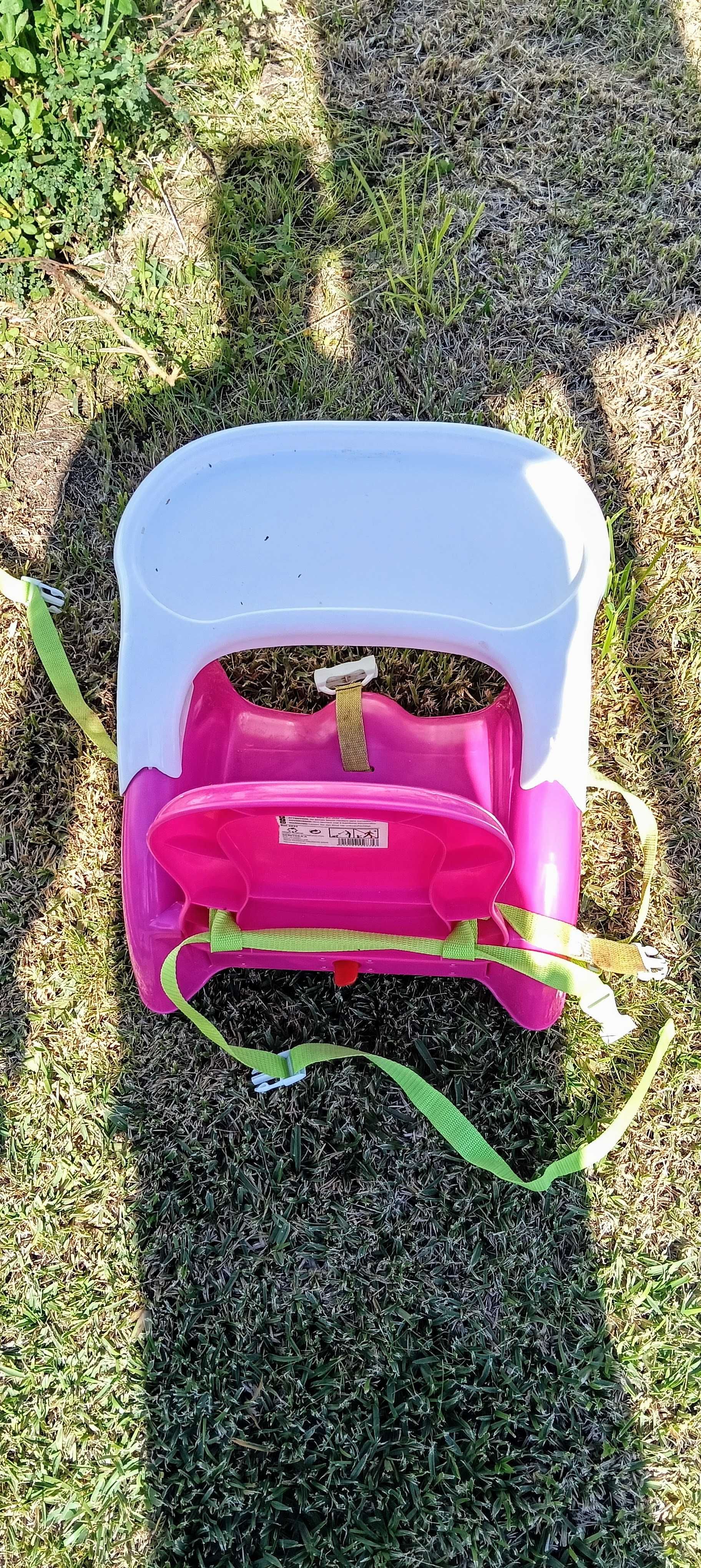 Cadeirinha de mesa e banheira como novo.