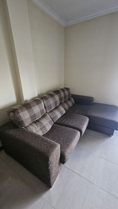 Sofá chaise longue castanho