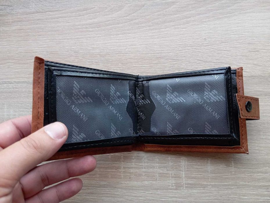 Portfel skórzany męski Emporio Armani - elegancki, zgrabny i pojemny