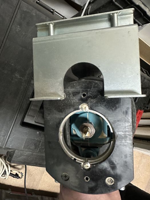 Фрезер Makita RP 0900