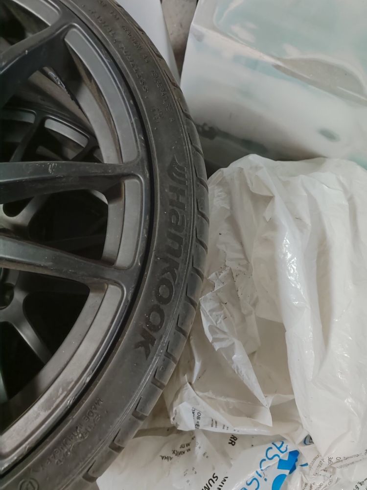 Продам резину Hankook r18