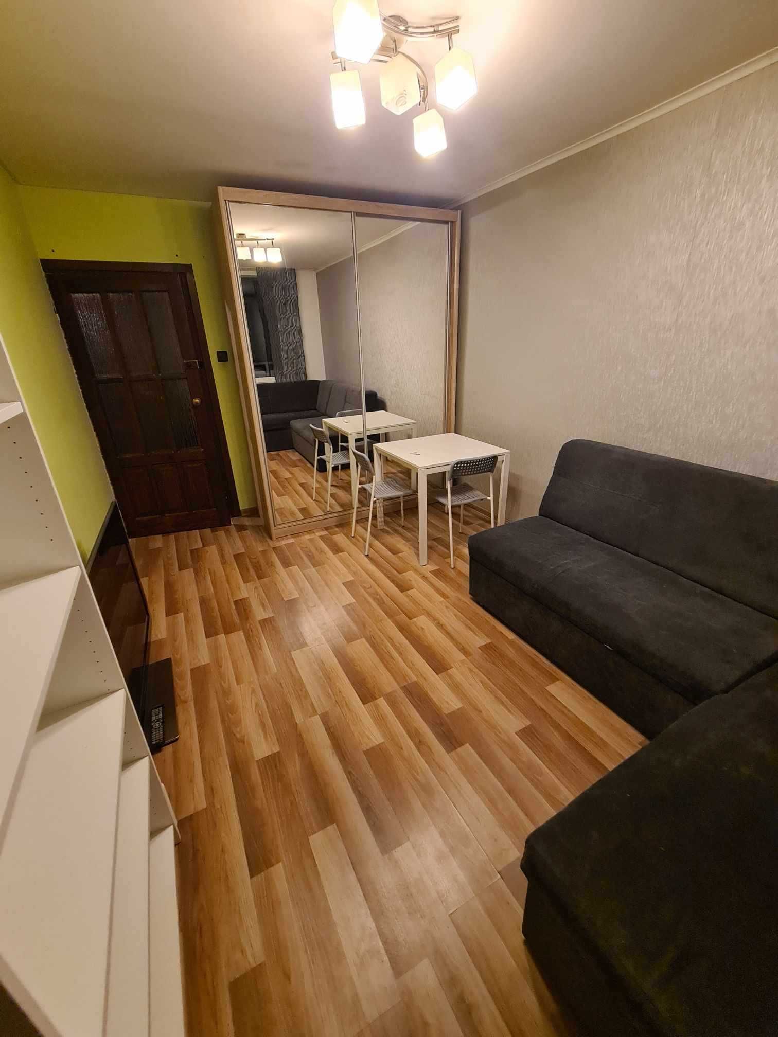 Duży pokój 1/2-osobowy z balkonem i TV - metro Kondratowicza