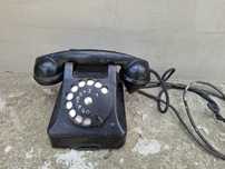 Stary telefon stacjonarny